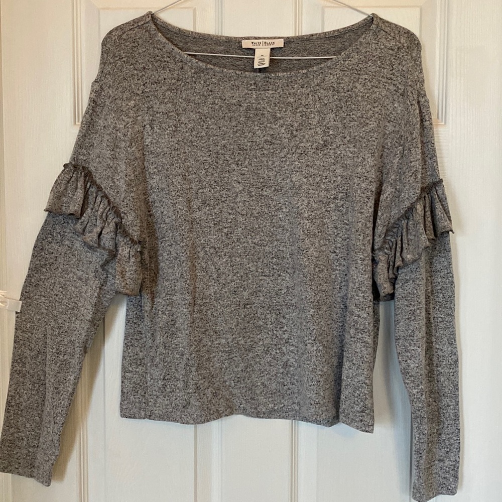 Like new White House Black Market Medium heathered gray ruffle sleeve top